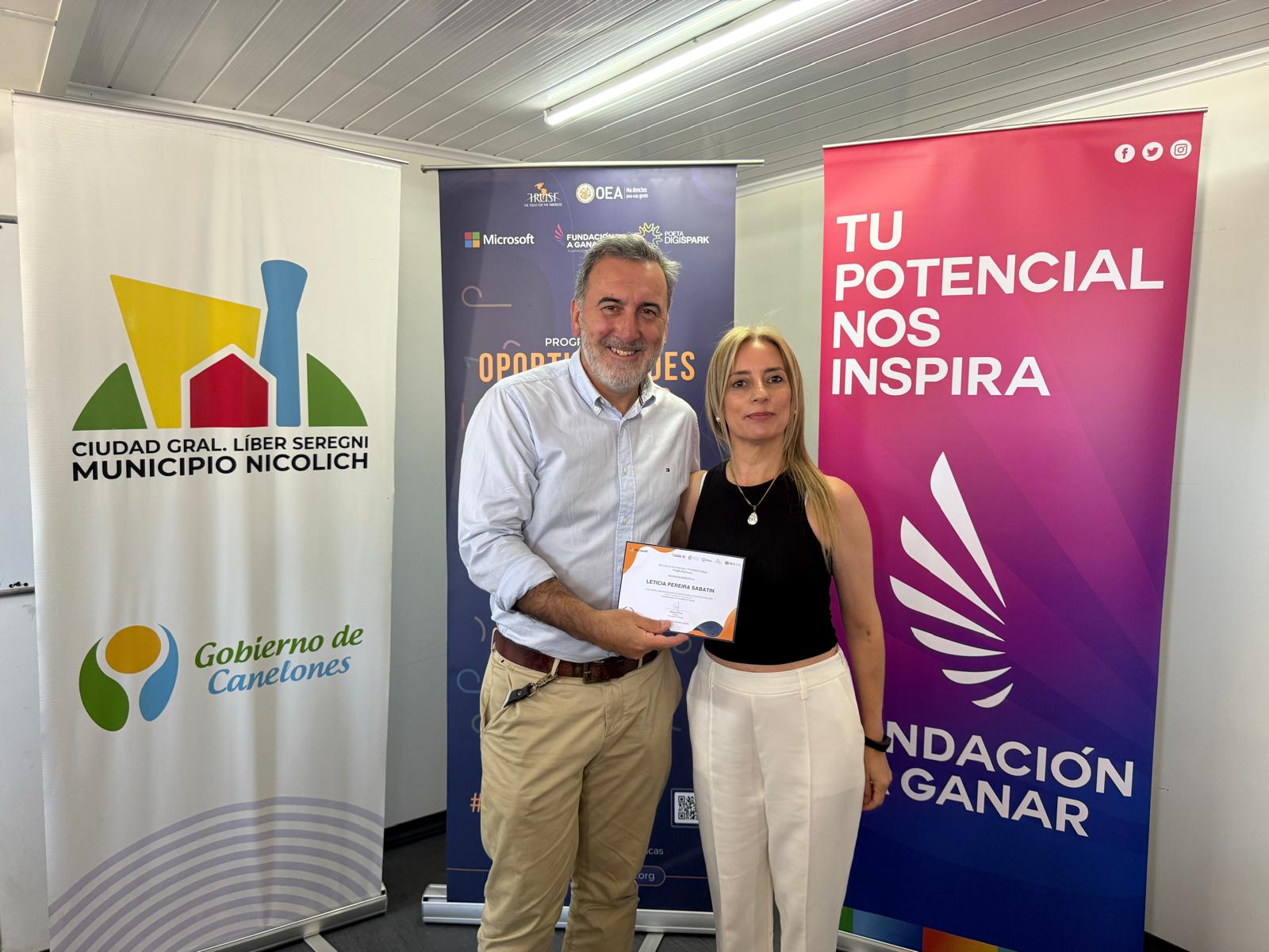 ENTREGA DE CERTIFICADOS DE CAPACITACIÓN EN HERRAMIENTAS DIGITALES A MUJERES DE LA CIUDAD GRAL. LIBER SEREGNI.