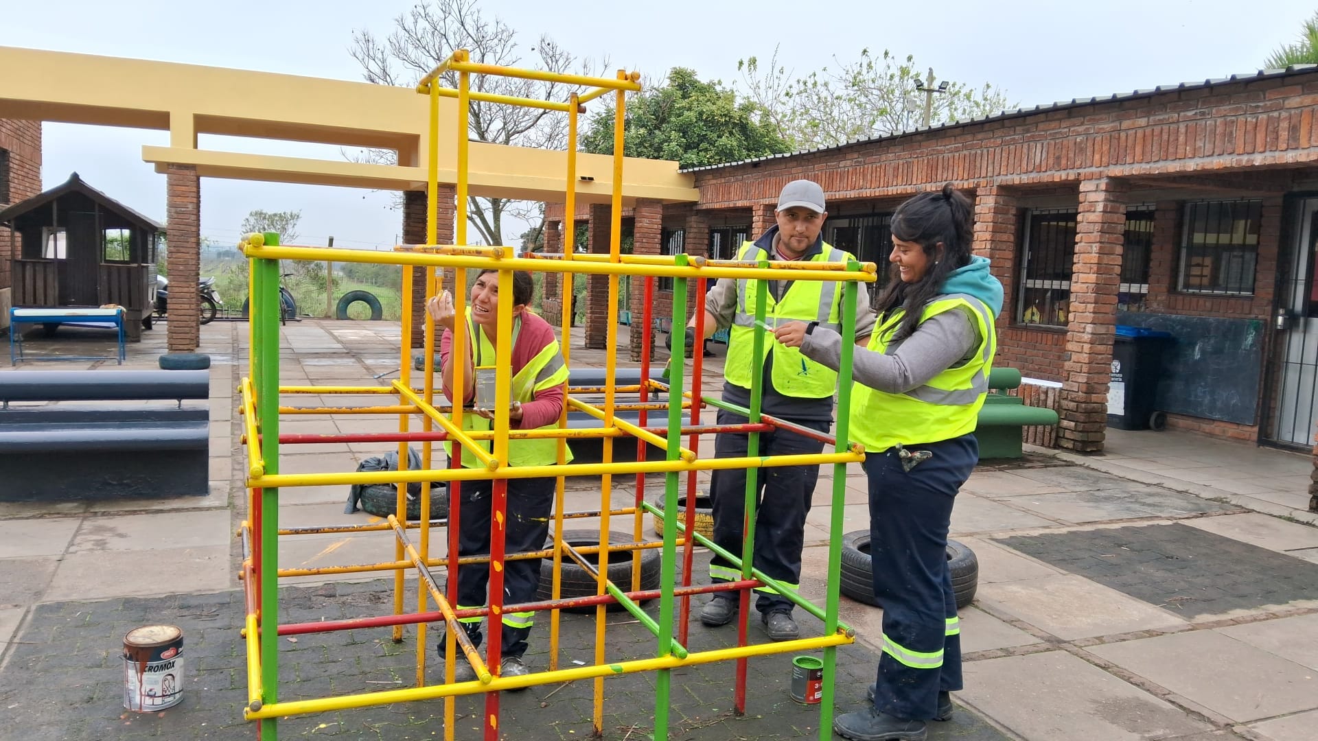 MANTENIMIENTO EN LAS ESCUELAS N°58 DE AEROPARQUE Y N°47 DE VILLA EL TATO (CIUDAD GRAL. LIBER SEREGNI).