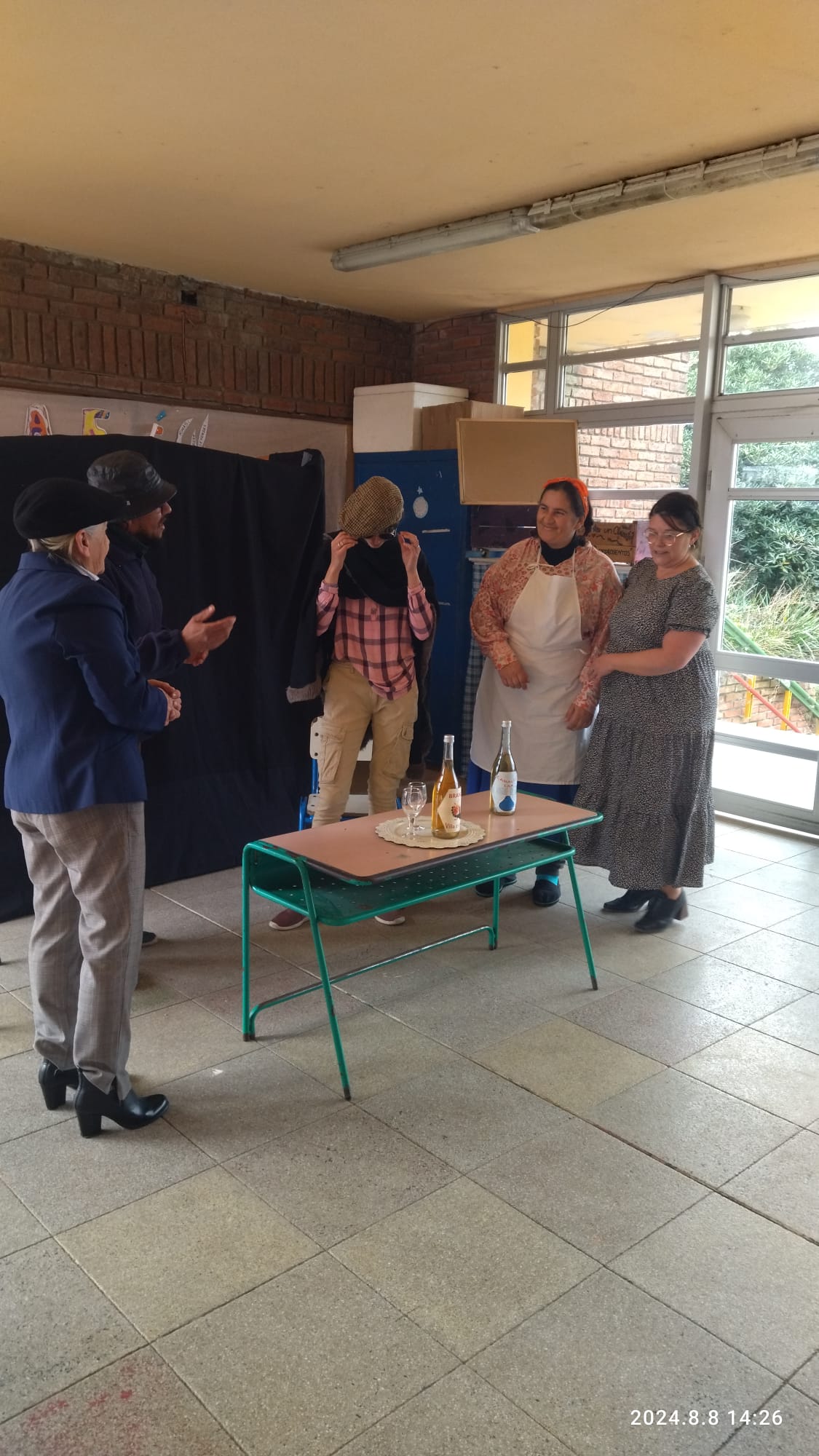 MUESTRA DEL TALLER DE TEATRO EN LA ESCUELA N° 47, EN EL MARCO DEL MES DE LA NIÑEZ.