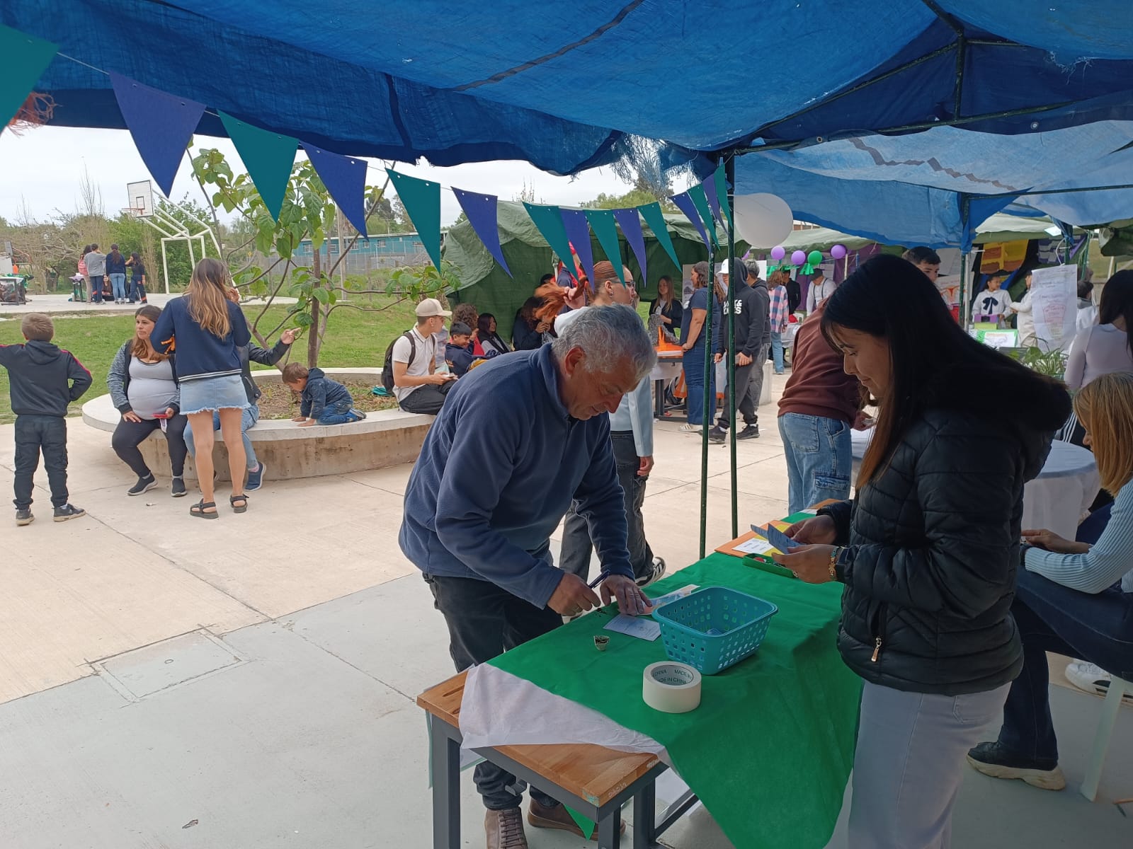 FERIA INTERACTIVA DE PROYECTOS 2024 CON PARTICIPACIÓN DE LA CUENCA EDUCATIVA DE AEROPARQUE.