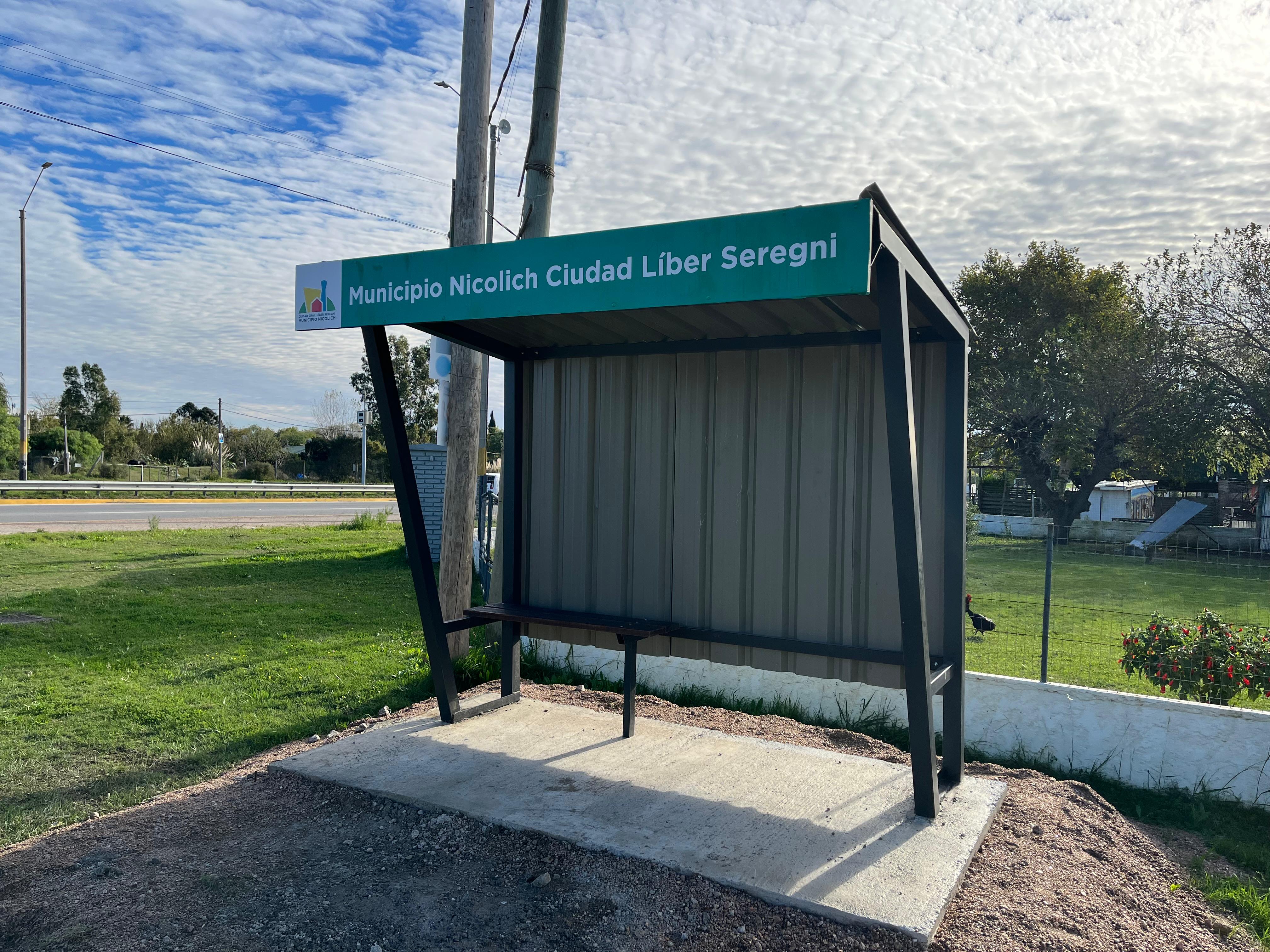 INSTALACIÓN DE UN NUEVO REFUGIO PEATONAL EN COLONIA NICOLICH.