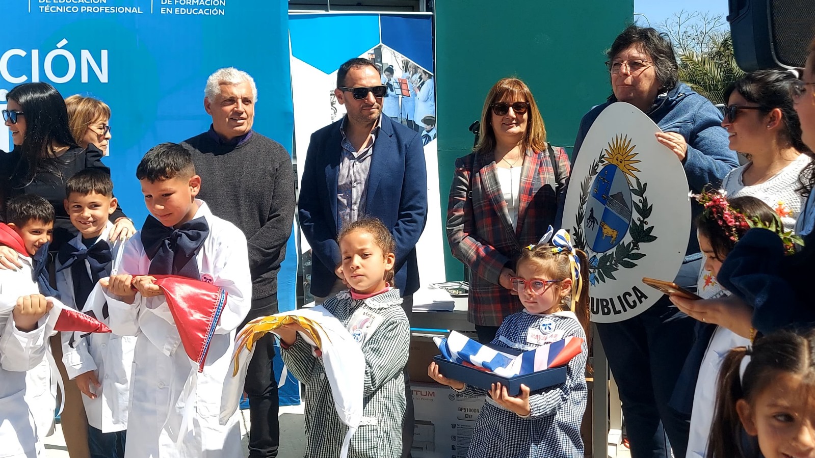 INAUGURACIÓN DE LA ESCUELA DE TIEMPO COMPLETO N°319.