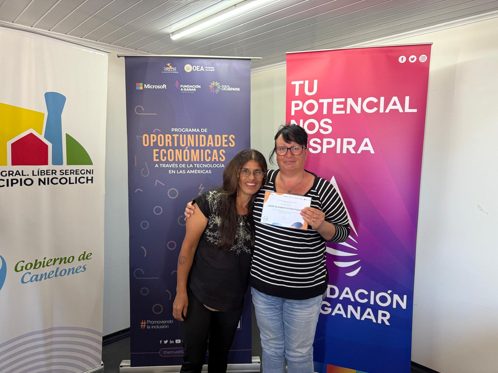 ENTREGA DE CERTIFICADOS DE CAPACITACIÓN EN HERRAMIENTAS DIGITALES A MUJERES DE LA CIUDAD GRAL. LIBER SEREGNI.