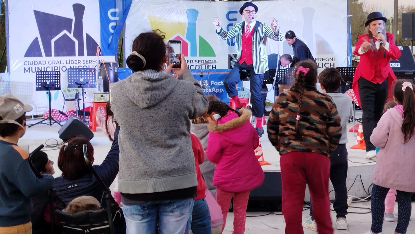 SEGUNDO PASEO MULTICULTURAL EN EL MARCO DEL 7° ANIVERSARIO DE LA CIUDAD GRAL. LIBER SEREGNI, PLAZA FRATERNIDAD (COLONIA NICOLICH).