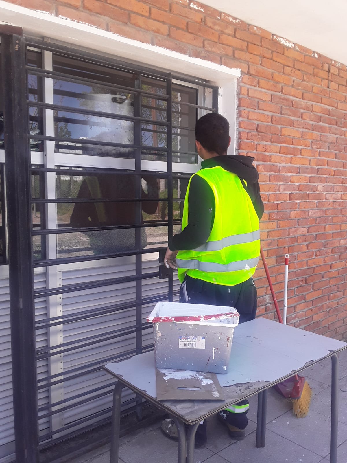 MANTENIMIENTO EN LAS ESCUELAS N°58 DE AEROPARQUE Y N°47 DE VILLA EL TATO (CIUDAD GRAL. LIBER SEREGNI).