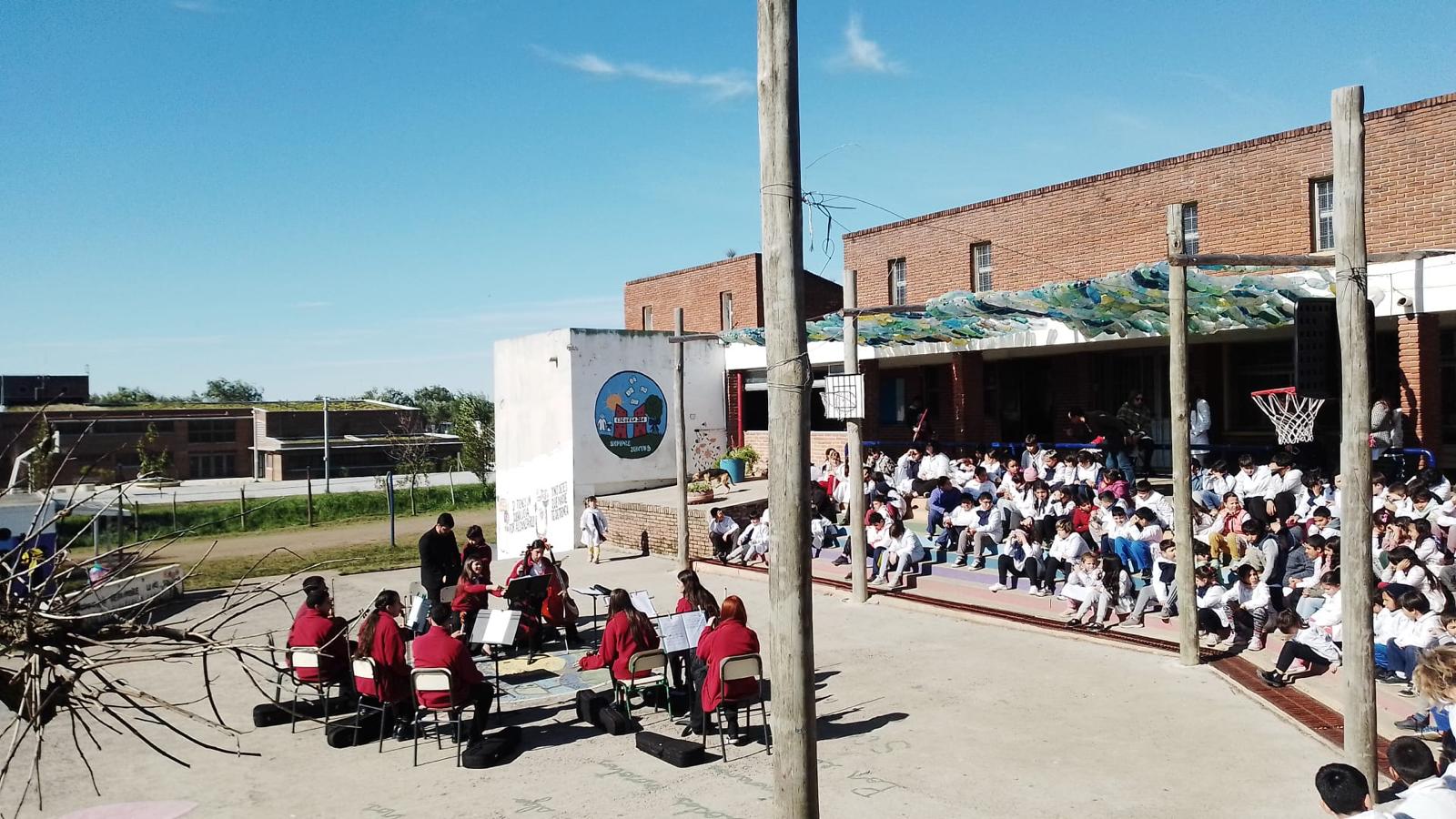 RECORRIDA POR LOS CENTROS EDUCATIVOS DE LA CIUDAD DEL PROGRAMA 