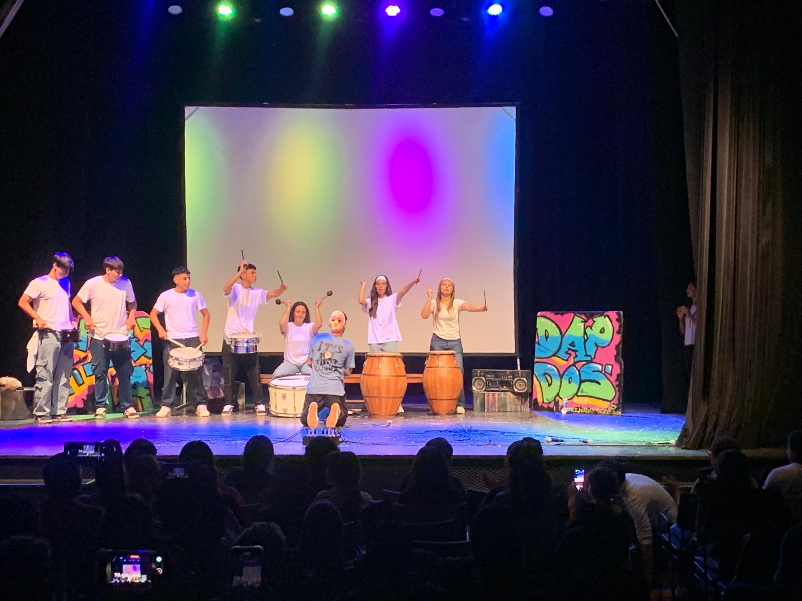 MUESTRA DE LOS TALLERES DEL LICEO DE COLONIA NICOLICH N°1 EN EL TEATRO FLORENCIO SÁNCHEZ DEL CERRO.