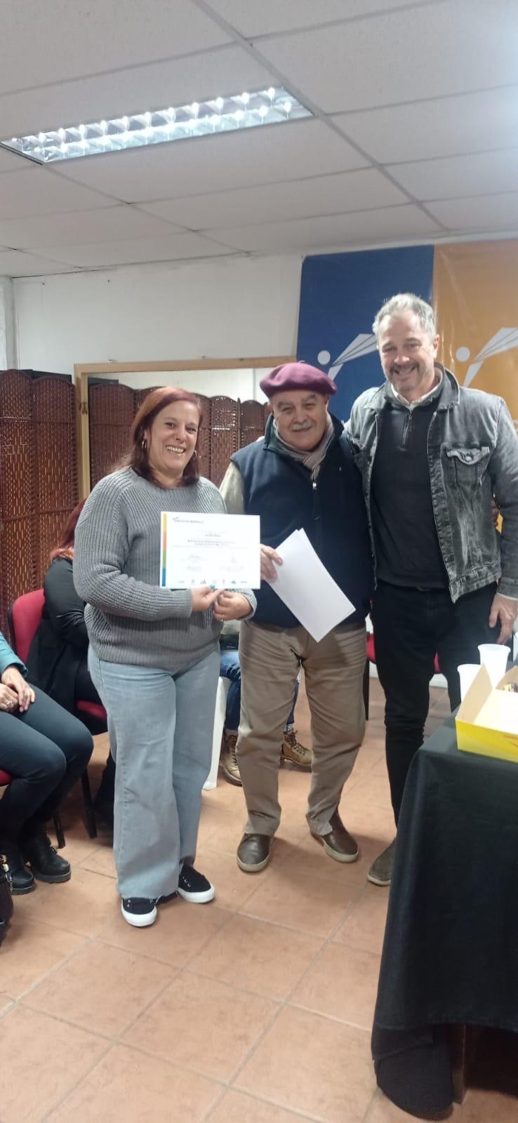 CIERRE DEL CICLO CON ENTREGA DE CERTIFICADOS DE CURSOS DE LOS CENTROS DE DESARROLLO.