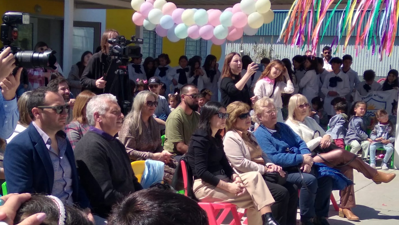 INAUGURACIÓN DE LA ESCUELA DE TIEMPO COMPLETO N°319.