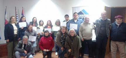 CIERRE DEL CICLO CON ENTREGA DE CERTIFICADOS DE CURSOS DE LOS CENTROS DE DESARROLLO.